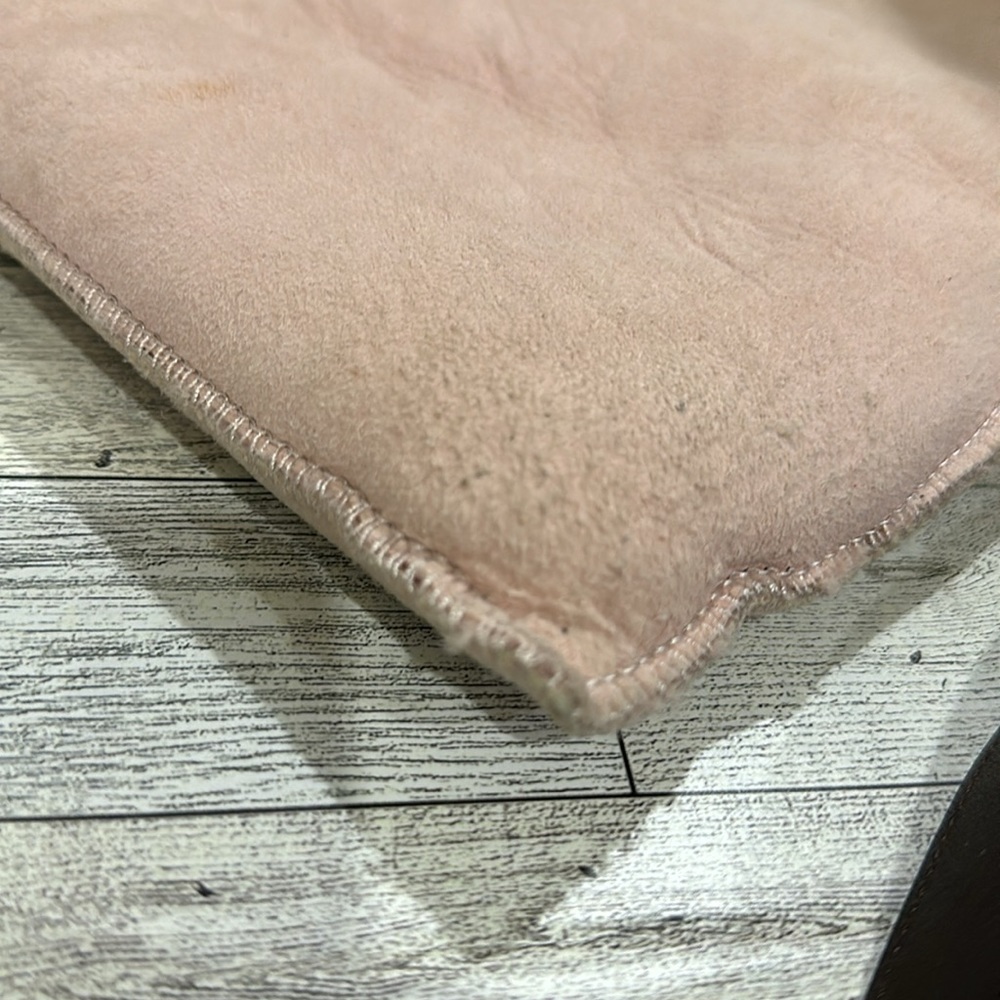 UGG AUSTRALIA PINK SHEARLING POCKET MESSENGER SLIMPACK CROSSBODY BAG - Picture 7 of 7
